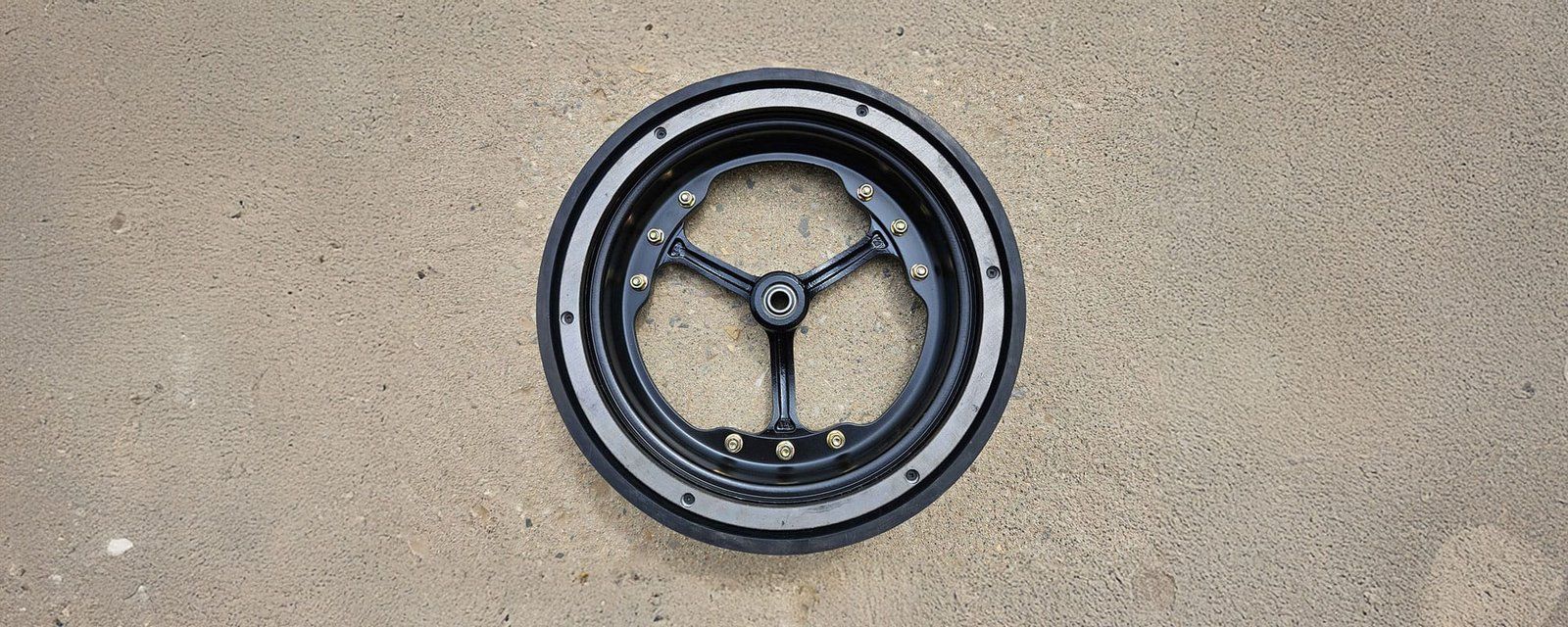 The gauge wheel ring seen at an angle