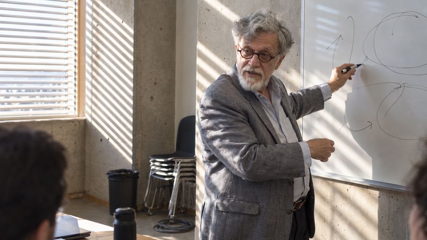 Illustrative portrait of Ronald Berenbeim at a whiteboard