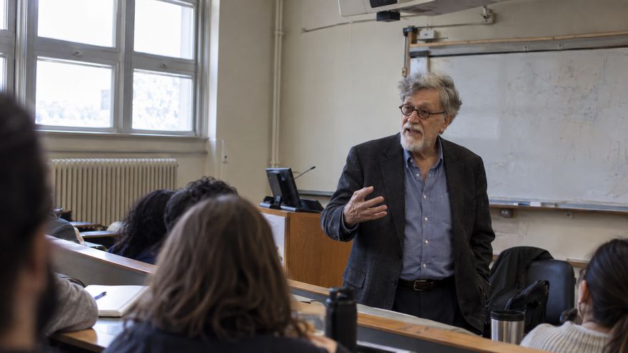 Illustrative portrait of Ronald Berenbeim a tiered lecture room